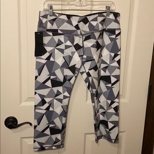ODODOS Capri Leggings